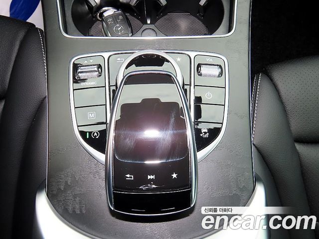 Mercedes-Benz GLC-Class 2019 — photo 12