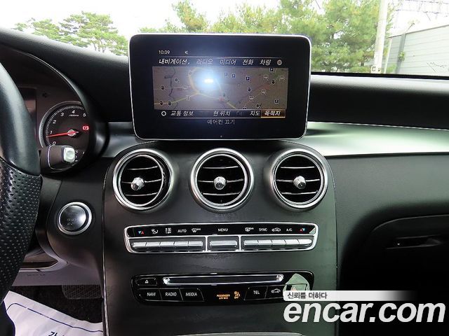 Mercedes-Benz GLC-Class 2019 — photo 13