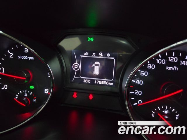 Kia Canival 2016 — photo 9