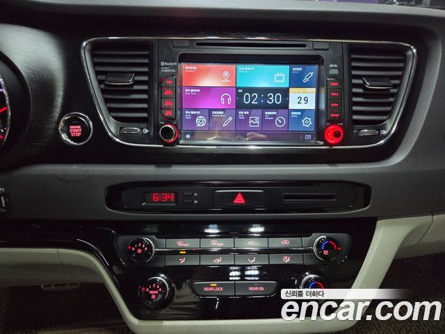 Kia Canival 2016 — photo 10