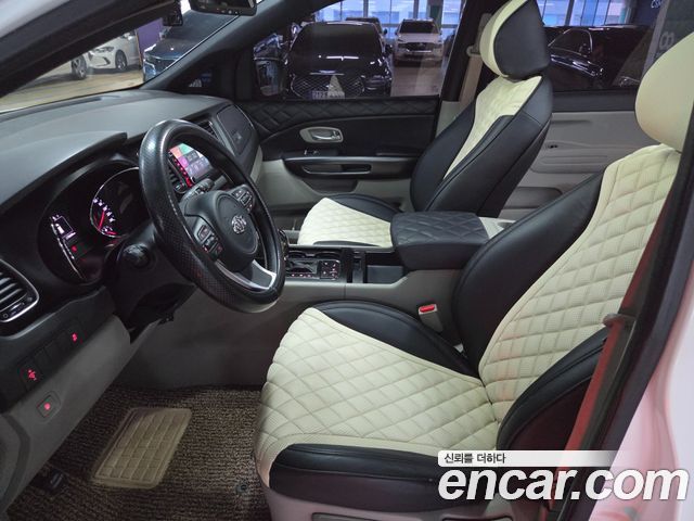 Kia Canival 2016 — photo 13