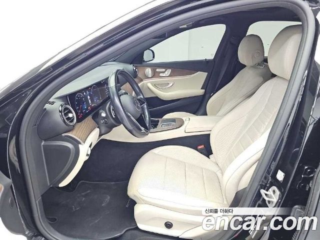 Mercedes-Benz E-Class 2021 — photo 5