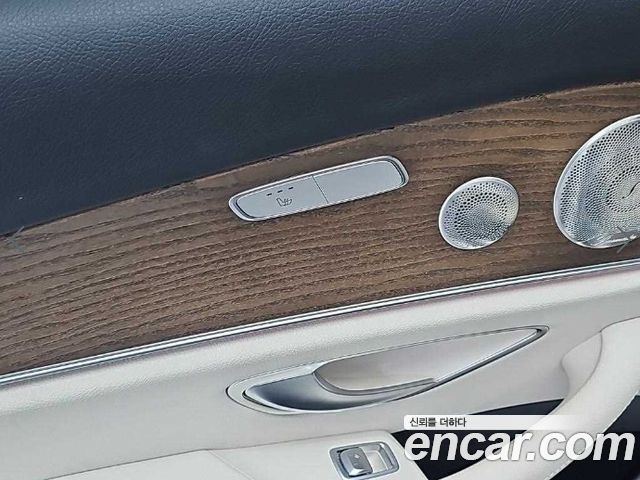 Mercedes-Benz E-Class 2021 — photo 13