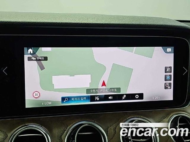 Mercedes-Benz E-Class 2021 — photo 15