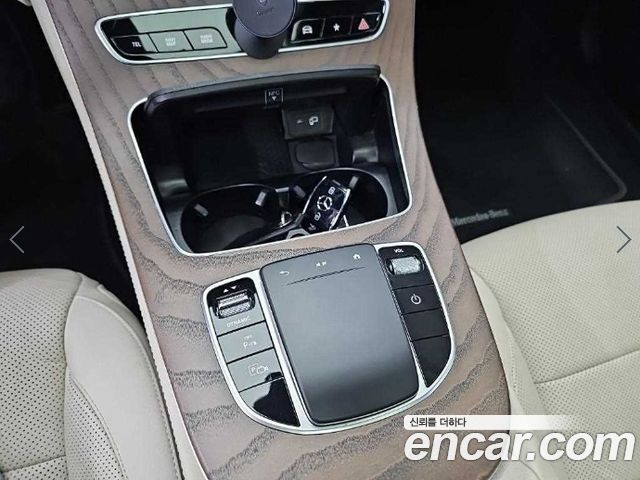 Mercedes-Benz E-Class 2021 — photo 17