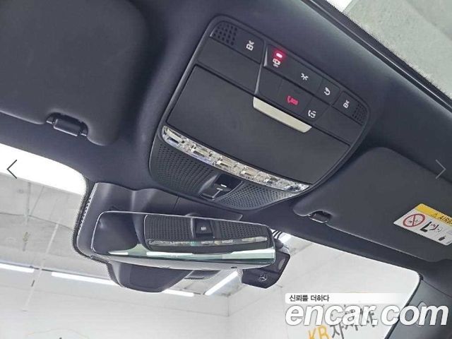 Mercedes-Benz E-Class 2021 — photo 18