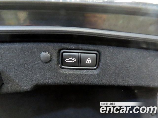 Kia K7 2017 — photo 17