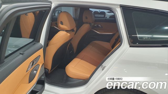 BMW 3-Series 2026 — photo 4