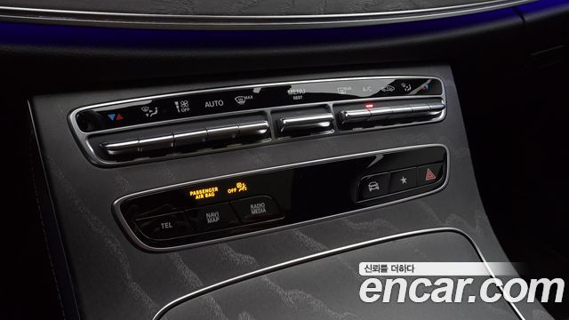 Mercedes-Benz CLS-Class 2021 — photo 12