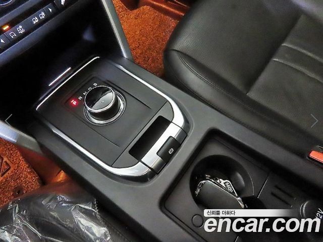 Land Rover Discovery Sport 2019 — photo 12