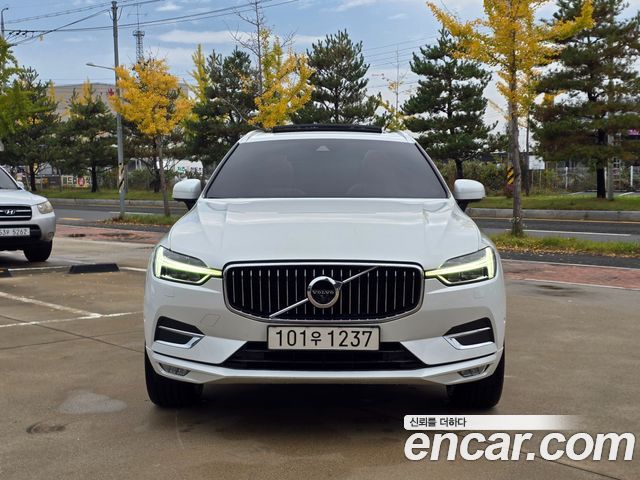 Volvo XC60 2019 — photo 3