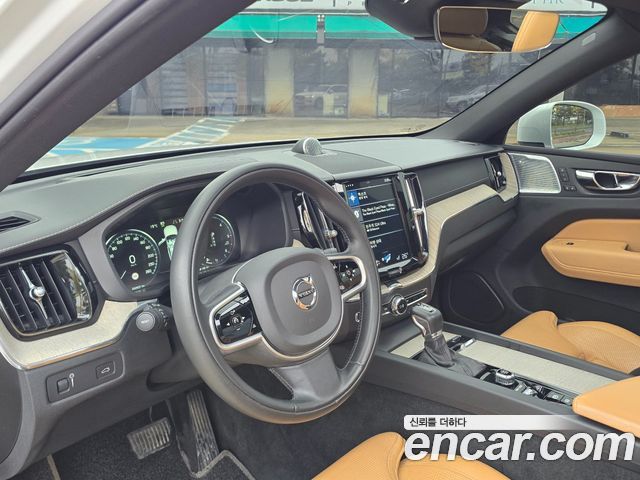 Volvo XC60 2019 — photo 7
