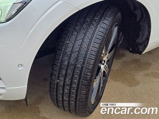 Volvo XC60 2019 — photo 19