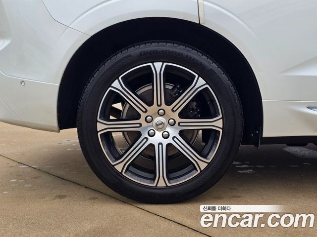 Volvo XC60 2019 — photo 20