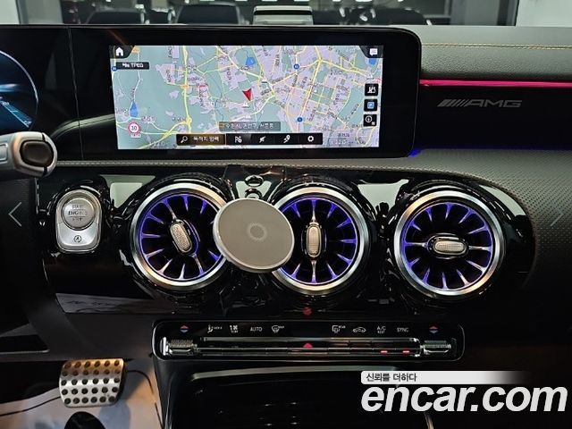 Mercedes-Benz CLA-Class 2022 — photo 10