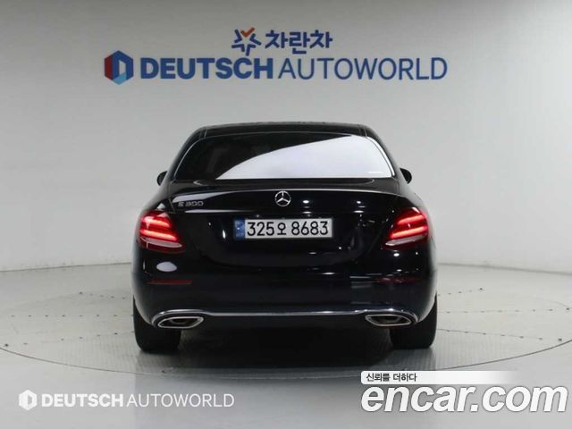Mercedes-Benz E-Class 2018 — photo 4