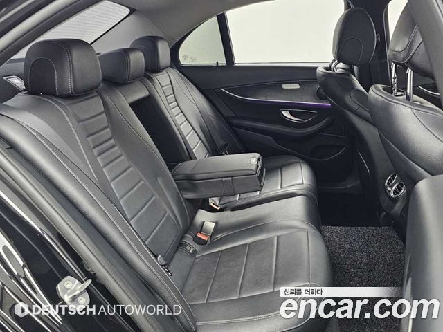 Mercedes-Benz E-Class 2018 — photo 12