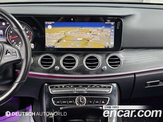 Mercedes-Benz E-Class 2018 — photo 14