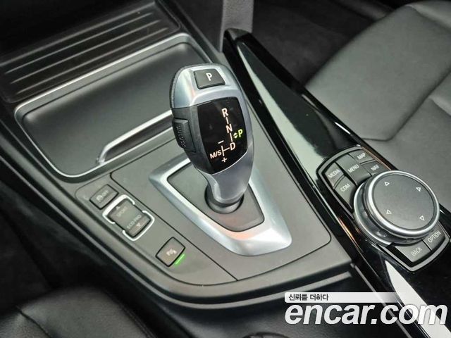 BMW 3-Series 2017 — photo 8
