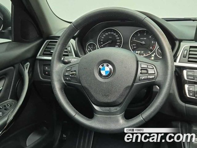 BMW 3-Series 2017 — photo 9