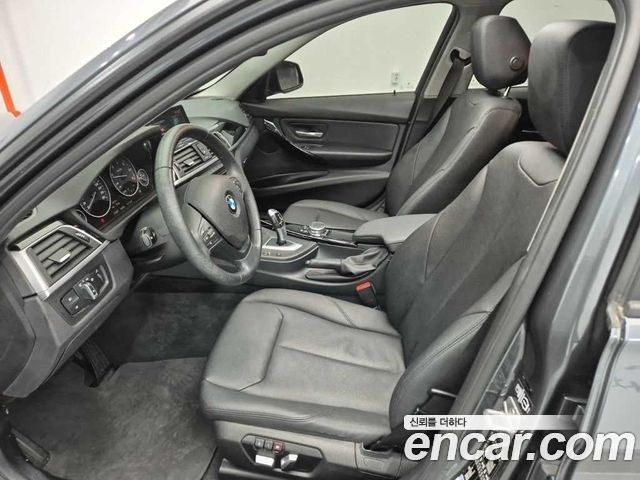 BMW 3-Series 2017 — photo 11