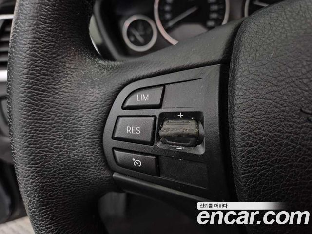 BMW 3-Series 2017 — photo 16
