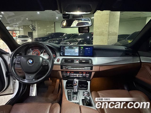 BMW 5-Series 2012 — photo 9