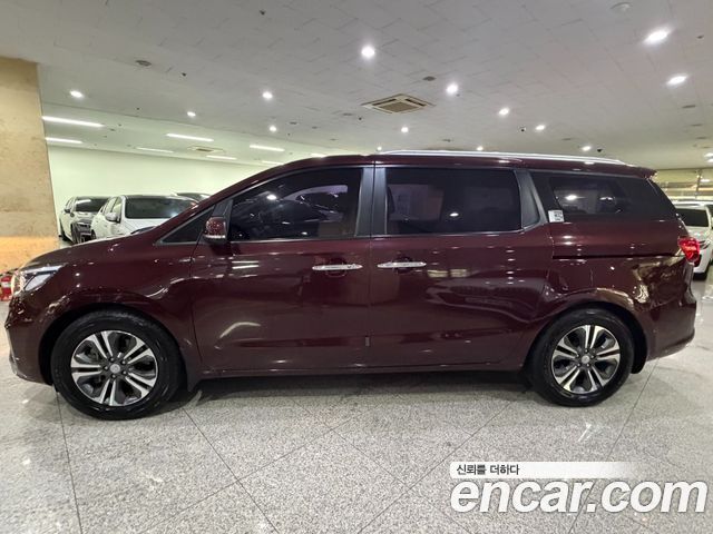 Kia Canival 2019 — photo 3