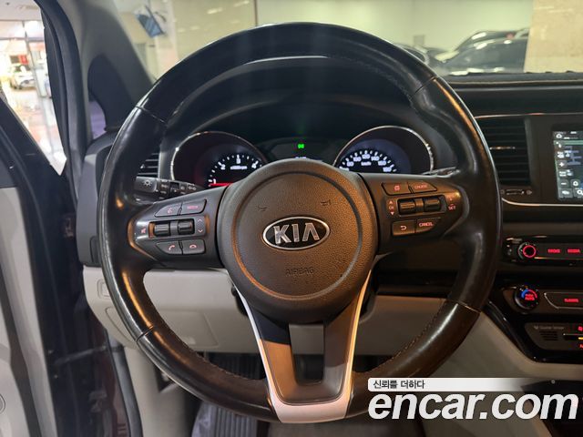 Kia Canival 2019 — photo 10