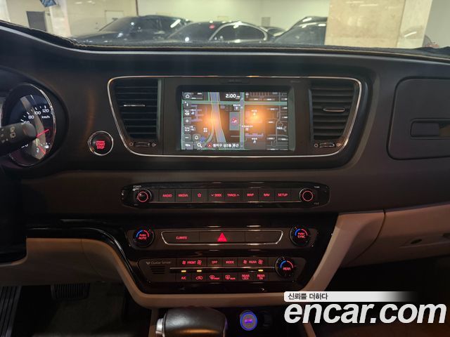 Kia Canival 2019 — photo 12