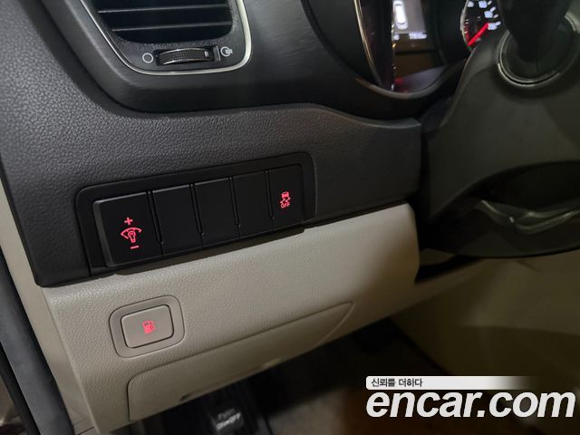 Kia Canival 2019 — photo 16