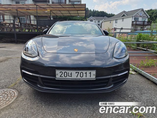 Porsche Panamera 2018 — photo 2