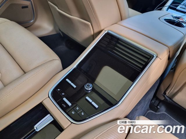 Porsche Panamera 2018 — photo 11