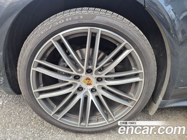 Porsche Panamera 2018 — photo 14