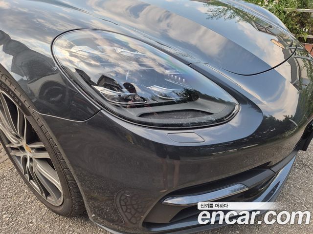 Porsche Panamera 2018 — photo 15