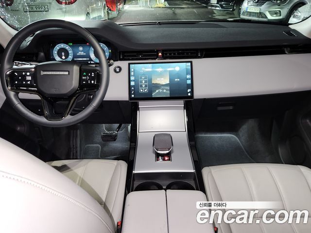 Land Rover Range Rover Evoque 2025 — photo 12