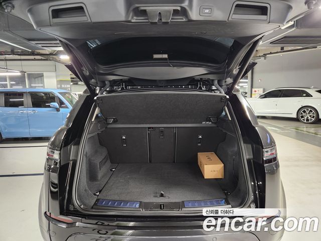 Land Rover Range Rover Evoque 2025 — photo 9