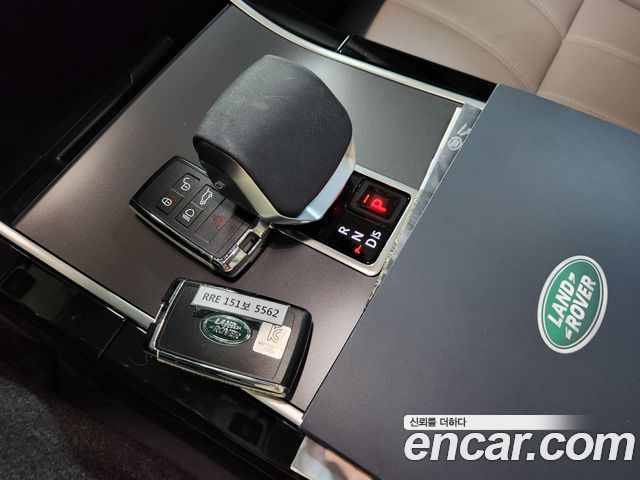 Land Rover Range Rover Evoque 2025 — photo 18