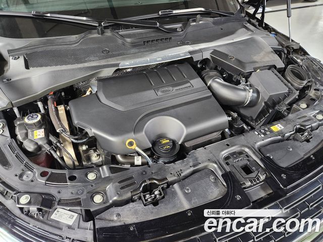 Land Rover Range Rover Evoque 2025 — photo 19