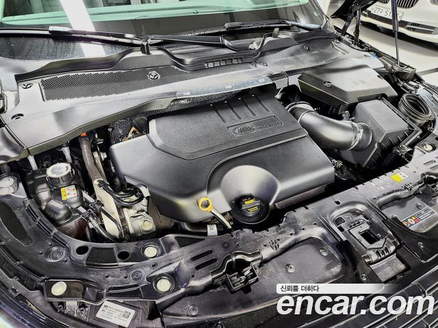 Land Rover Range Rover Evoque 2025 — photo 20