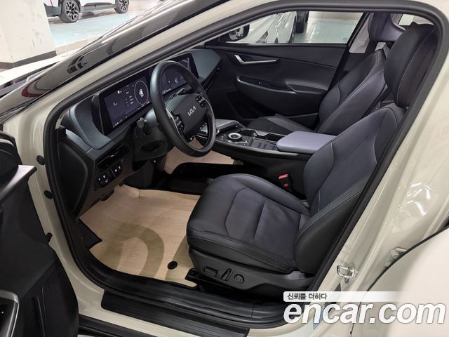 Kia EV6 2023 — photo 15