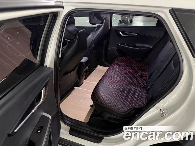 Kia EV6 2023 — photo 16
