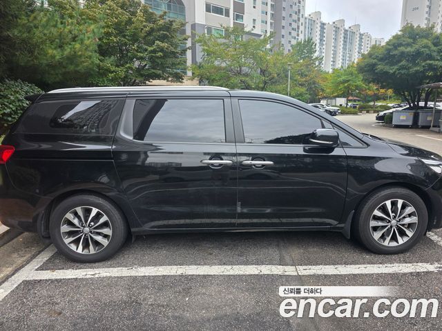 Kia Canival 2016 — photo 6