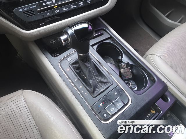Kia Canival 2016 — photo 7