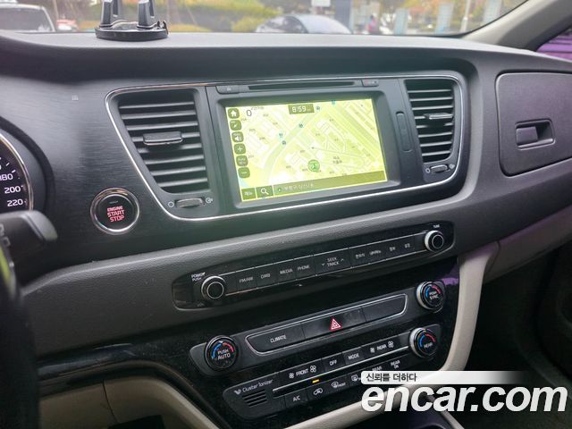 Kia Canival 2016 — photo 8