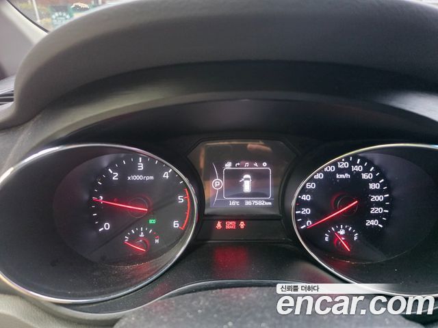Kia Canival 2016 — photo 9