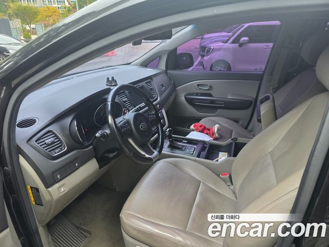 Kia Canival 2016 — photo 12