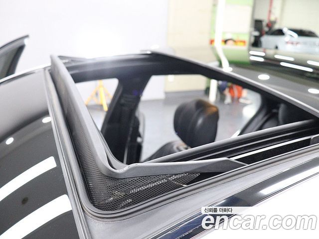 Mercedes-Benz S-Class 2019 — photo 11