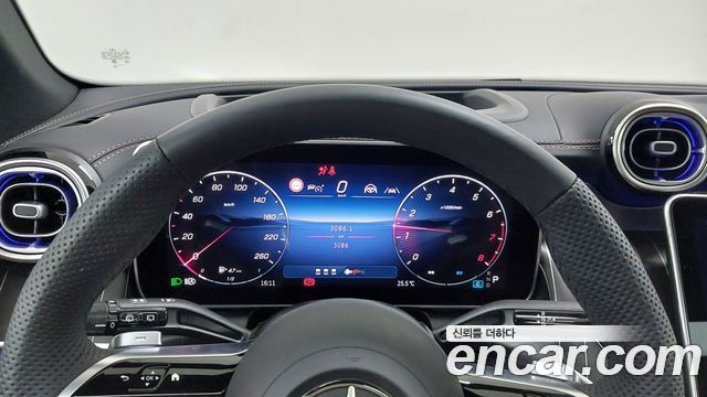 Mercedes-Benz GLC-Class 2026 — photo 8