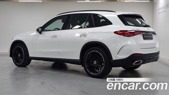 Mercedes-Benz GLC-Class 2026 — photo 18